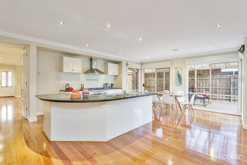 Photo - 18 Creswick Drive, Point Cook VIC 3030 - Image 5