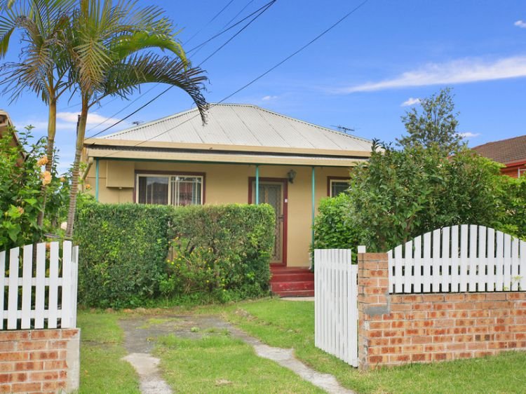 18 Crossland Street, Merrylands NSW 2160