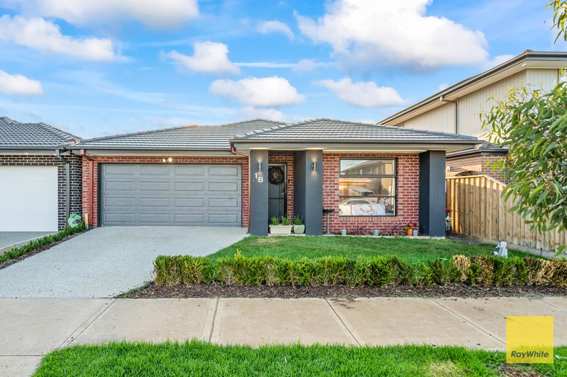 Photo - 18 Cuban Road, Tarneit VIC 3029 - Image 2