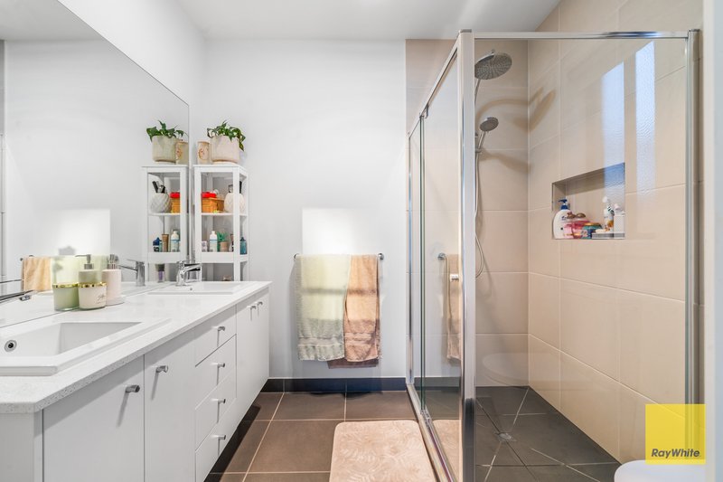 Photo - 18 Cuban Road, Tarneit VIC 3029 - Image 5