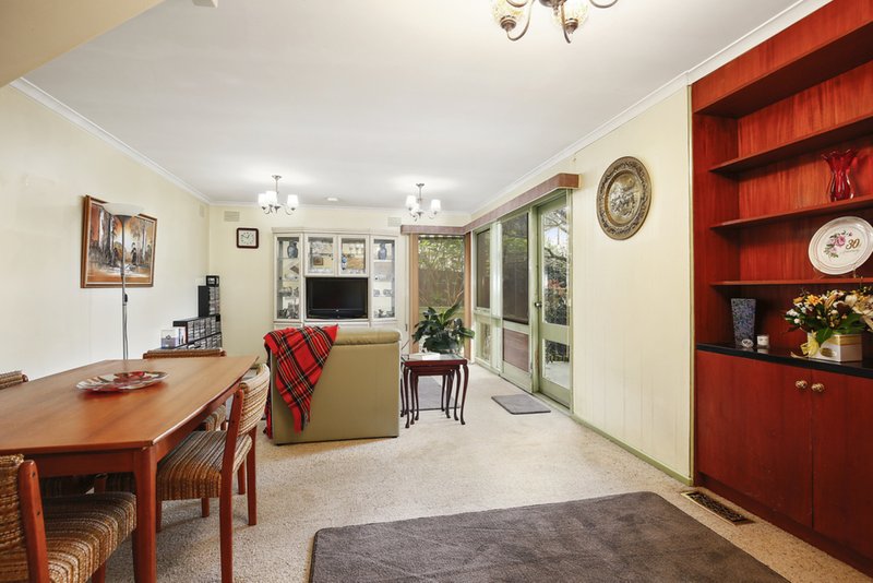 Photo - 18 Cumberland Crescent, Chirnside Park VIC 3116 - Image 4