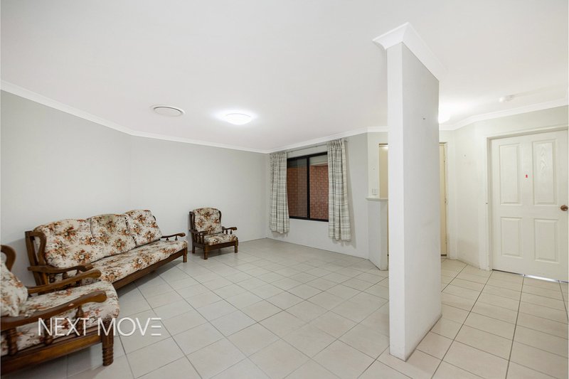 Photo - 18 Cummins Street, Willagee WA 6156 - Image 11