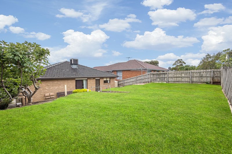 Photo - 18 Cunningham Drive, Mill Park VIC 3082 - Image 8