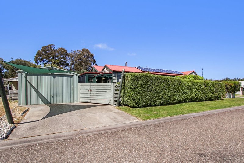 Photo - 18 Currawong Close, Raymond Island VIC 3880 - Image 24