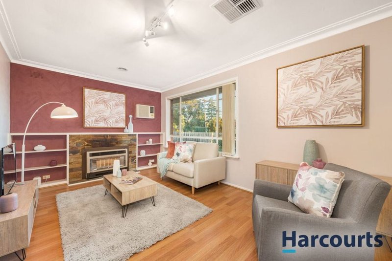 Photo - 1/8 Cynthia Court, Wantirna South VIC 3152 - Image 2