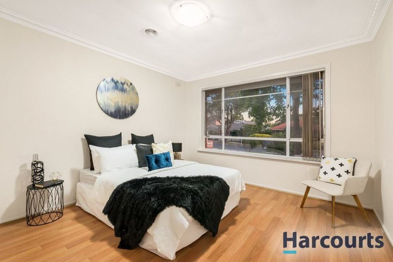 Photo - 1/8 Cynthia Court, Wantirna South VIC 3152 - Image 5