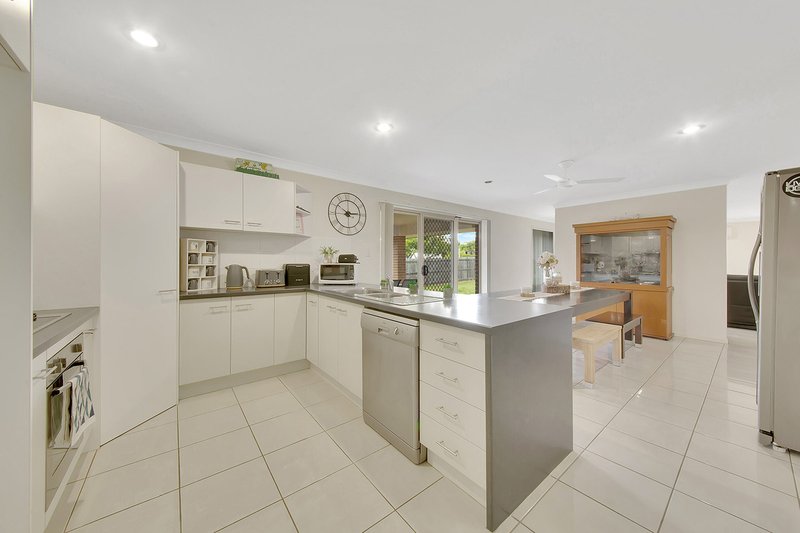 Photo - 18 Daintree Boulevard, New Auckland QLD 4680 - Image 5