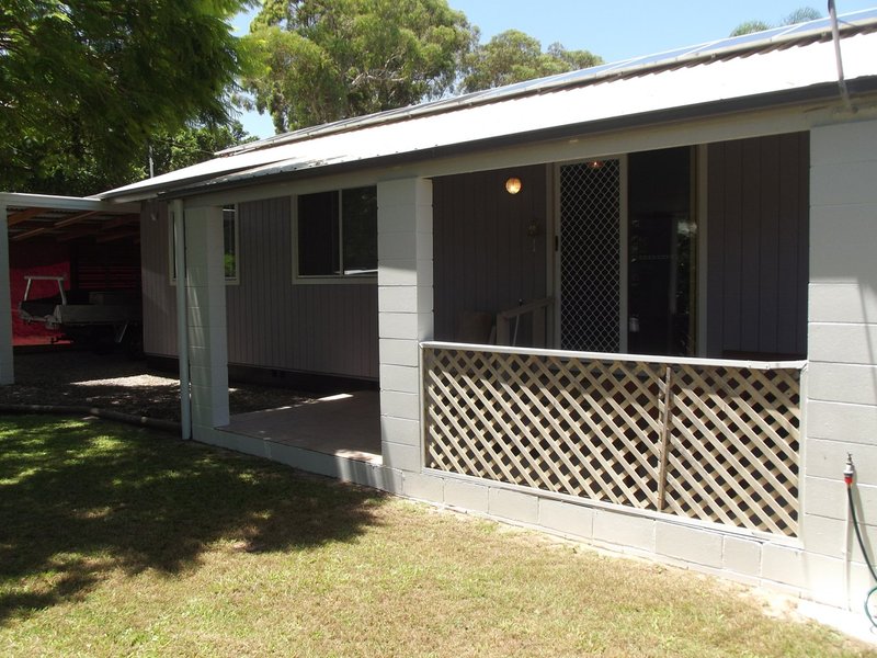 Photo - 18 Dalpura Street, Macleay Island QLD 4184 - Image 3