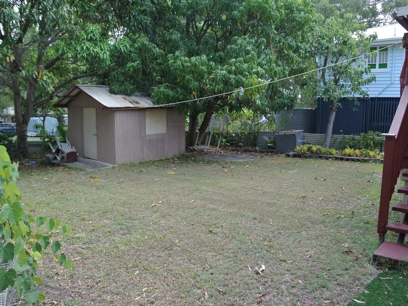 Photo - 18 Dalpura Street, Macleay Island QLD 4184 - Image 2