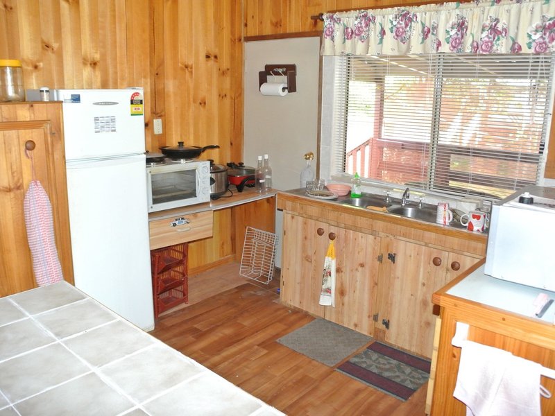 Photo - 18 Dalpura Street, Macleay Island QLD 4184 - Image 7