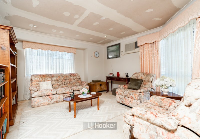 Photo - 18 Dampier Court, Boronia Heights QLD 4124 - Image 4