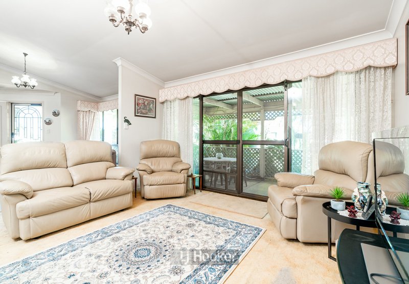 Photo - 18 Dampier Court, Boronia Heights QLD 4124 - Image 6