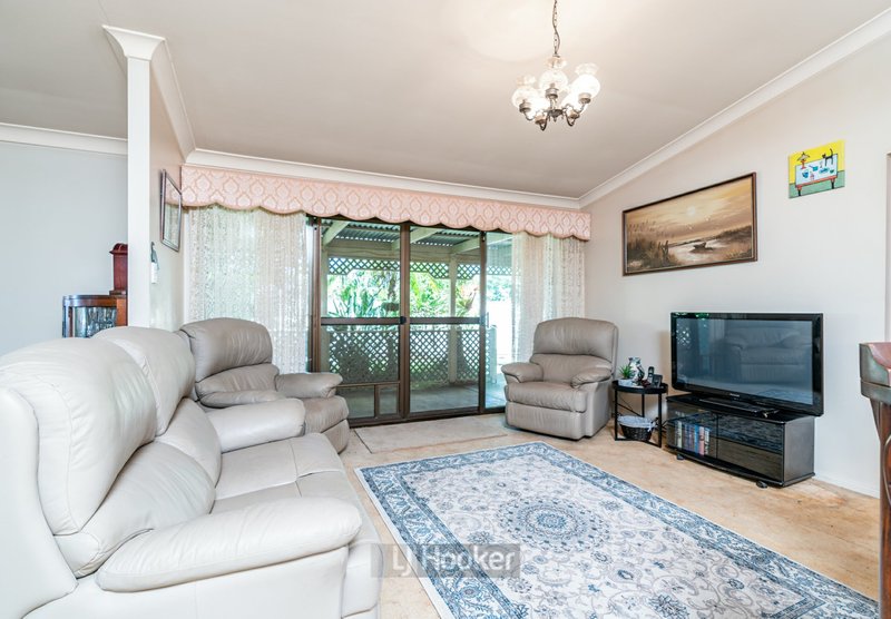 Photo - 18 Dampier Court, Boronia Heights QLD 4124 - Image 7