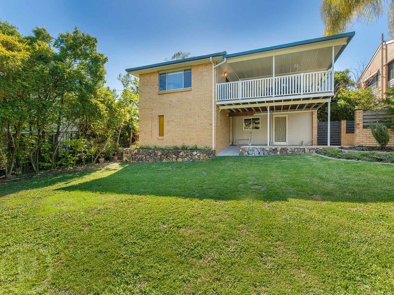 Photo - 18 Dandenong Road, Jamboree Heights QLD 4074 - Image 13