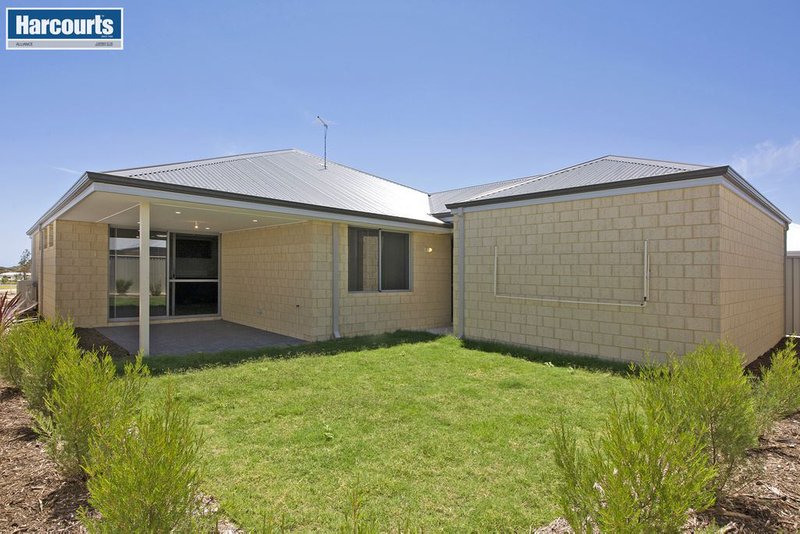 Photo - 18 Danforth Crescent, Alkimos WA 6038 - Image 17