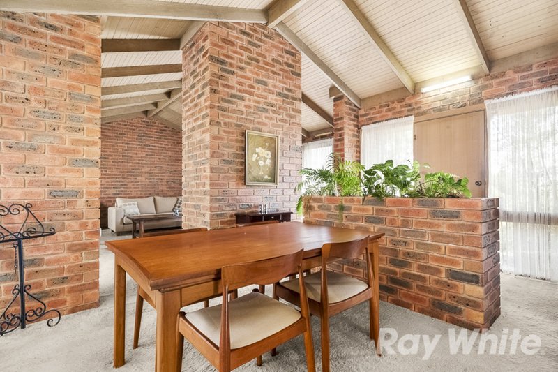 Photo - 18 Darlington Avenue, Wheelers Hill VIC 3150 - Image 5