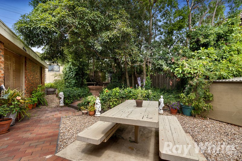 Photo - 18 Darlington Avenue, Wheelers Hill VIC 3150 - Image 9