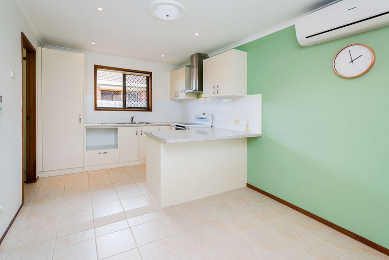 Photo - 1/8 Davebill Court, Labrador QLD 4215 - Image 3