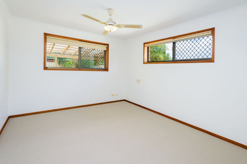 Photo - 1/8 Davebill Court, Labrador QLD 4215 - Image 6