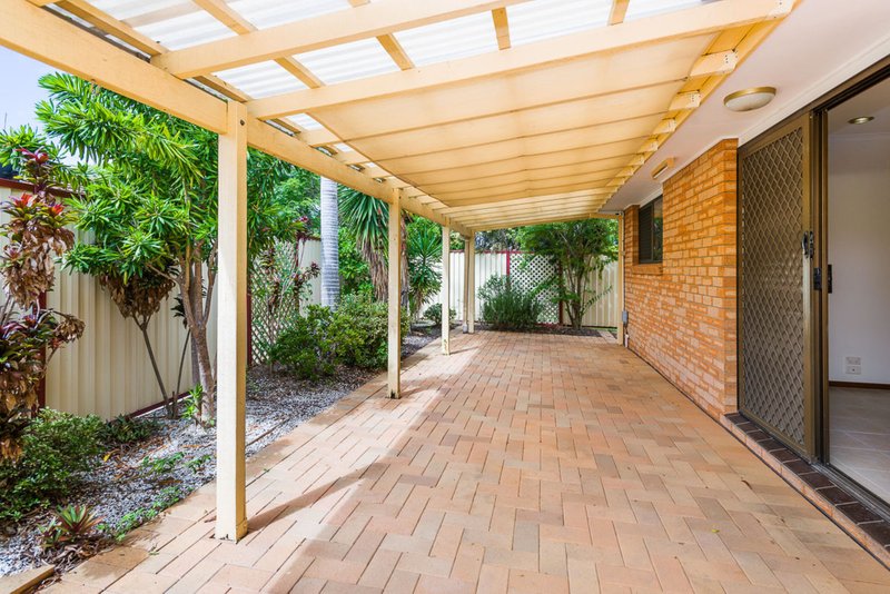 Photo - 1/8 Davebill Court, Labrador QLD 4215 - Image 9