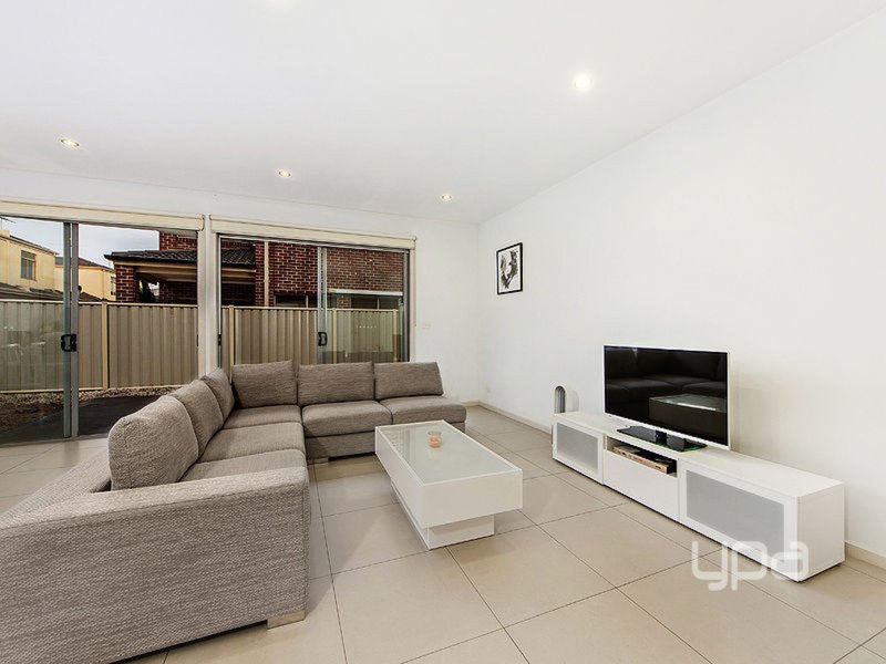 Photo - 18 David Drive, Sunshine West VIC 3020 - Image 2