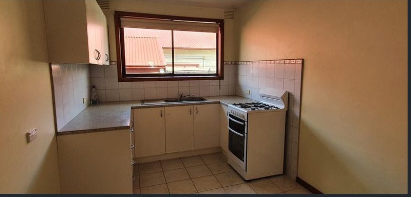 Photo - 1/8 Delaware Street, Reservoir VIC 3073 - Image 3