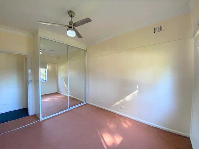 Photo - 18 Derbyshire Avenue, Toongabbie NSW 2146 - Image 7