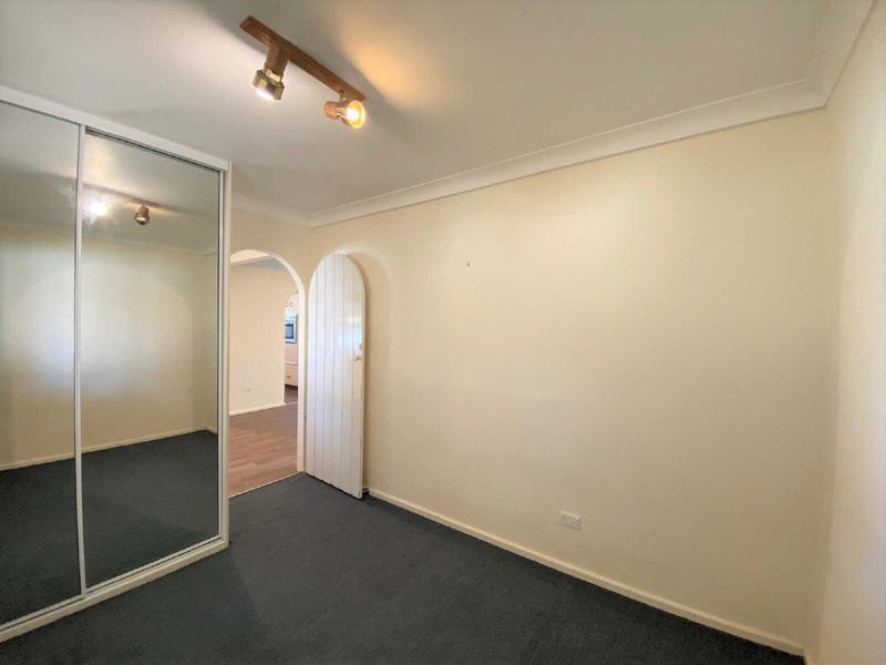 Photo - 18 Derbyshire Avenue, Toongabbie NSW 2146 - Image 9