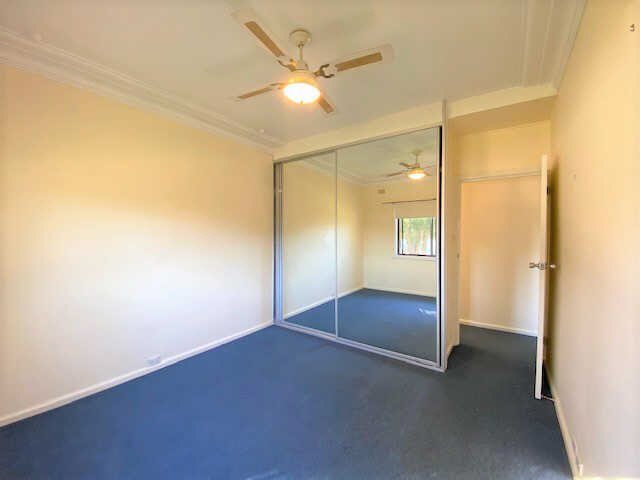 Photo - 18 Derbyshire Avenue, Toongabbie NSW 2146 - Image 10