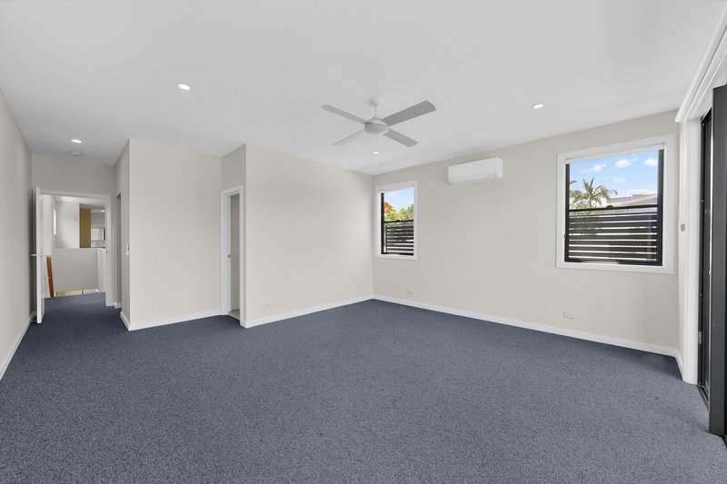 Photo - 18 Dobbie Street, Holland Park QLD 4121 - Image 5