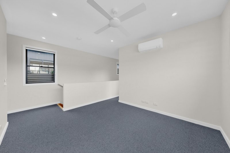 Photo - 18 Dobbie Street, Holland Park QLD 4121 - Image 9