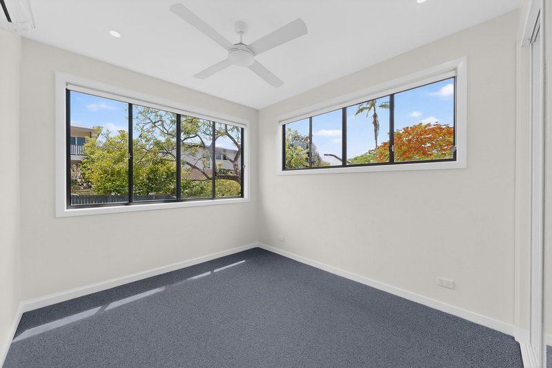 Photo - 18 Dobbie Street, Holland Park QLD 4121 - Image 13