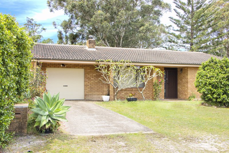 18 Dolphin Avenue, Hawks Nest NSW 2324