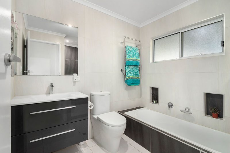 Photo - 18 Dominion Street, Bray Park QLD 4500 - Image 9