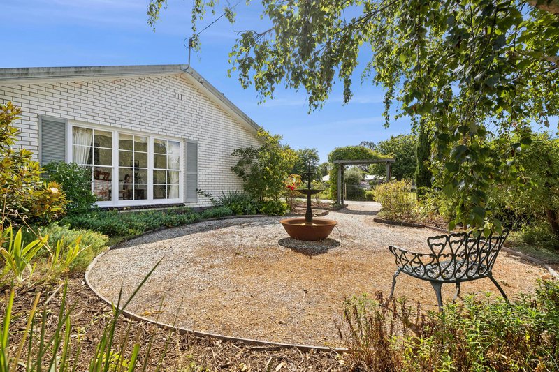 Photo - 18 Donnithorne Street, Kyneton VIC 3444 - Image 13