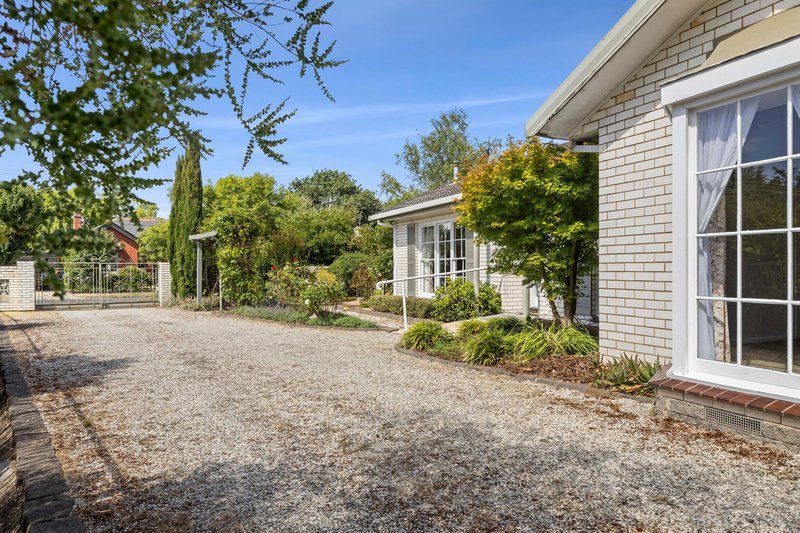 Photo - 18 Donnithorne Street, Kyneton VIC 3444 - Image 15