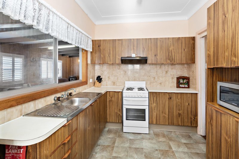 Photo - 18 Doone Street, Barrack Heights NSW 2528 - Image 12