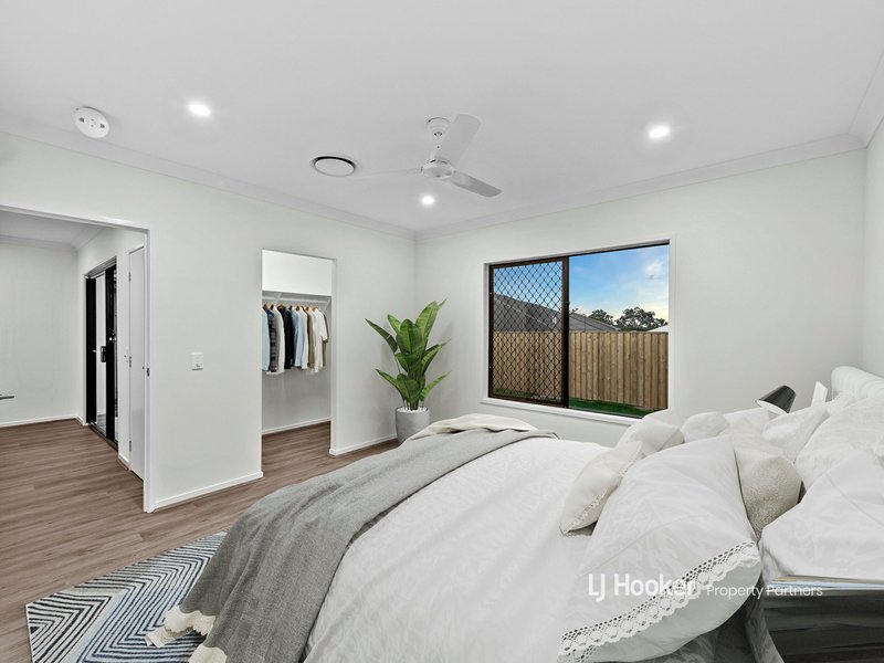 Photo - 18 Doran Circuit, Park Ridge QLD 4125 - Image 7