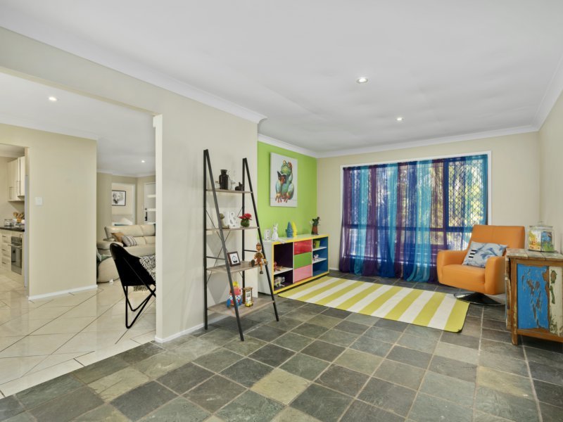 Photo - 18 Dorrigo Drive, Worongary QLD 4213 - Image 9