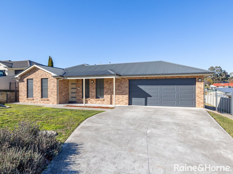 18 Douglas Court, Kelso NSW 2795