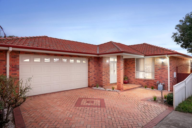 18 Dowding Close, Fawkner VIC 3060