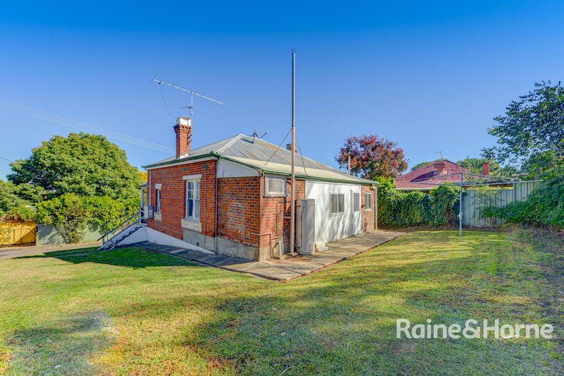 Photo - 18 Dowell Avenue, Tamworth NSW 2340 - Image 19