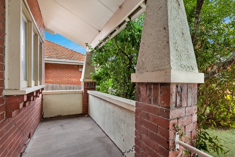 Photo - 18 Down Street, Reservoir VIC 3073 - Image 2