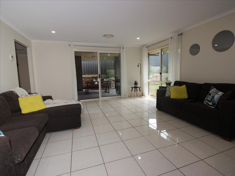 Photo - 18 Dromedary Street , Cameron Park NSW 2285 - Image 12