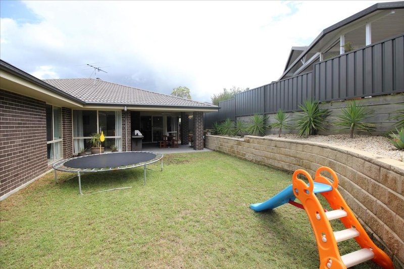 Photo - 18 Dromedary Street , Cameron Park NSW 2285 - Image 17