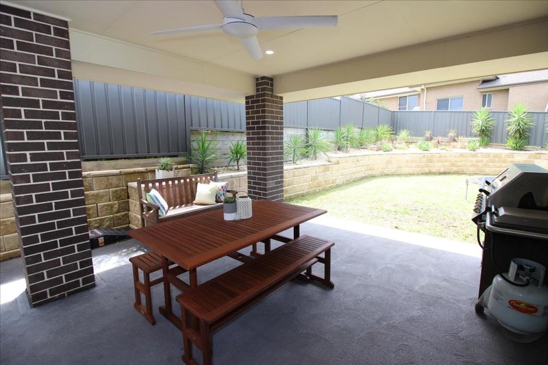 Photo - 18 Dromedary Street , Cameron Park NSW 2285 - Image 19