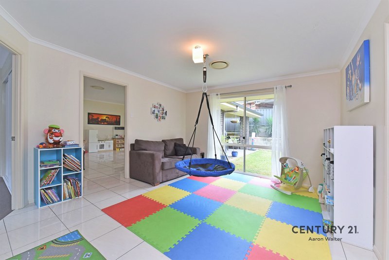 Photo - 18 Dromedary Street, Cameron Park NSW 2285 - Image 10