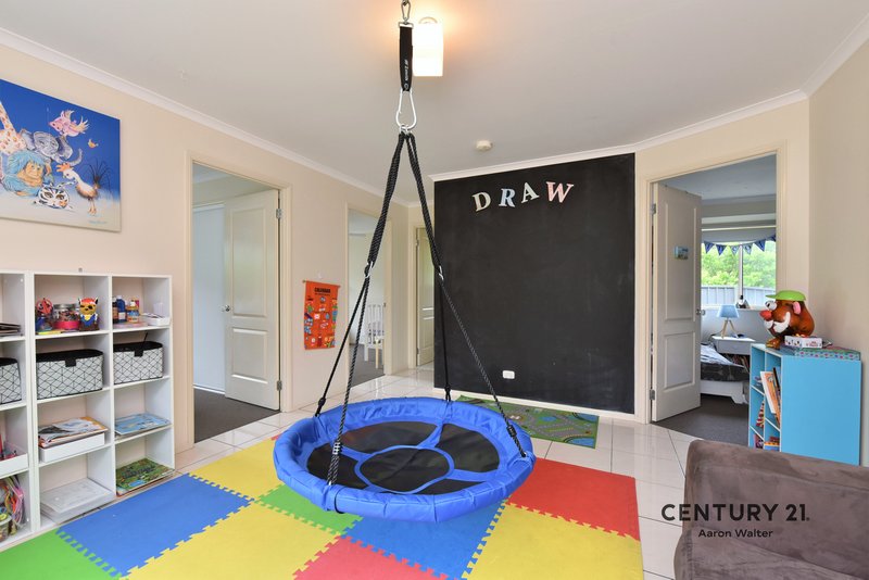 Photo - 18 Dromedary Street, Cameron Park NSW 2285 - Image 11