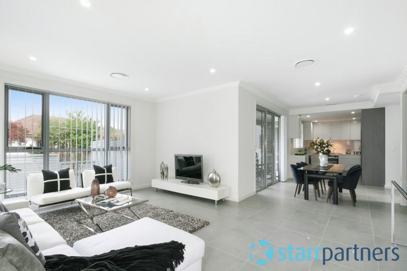 18 Dunbar Ave , Regents Park NSW 2143