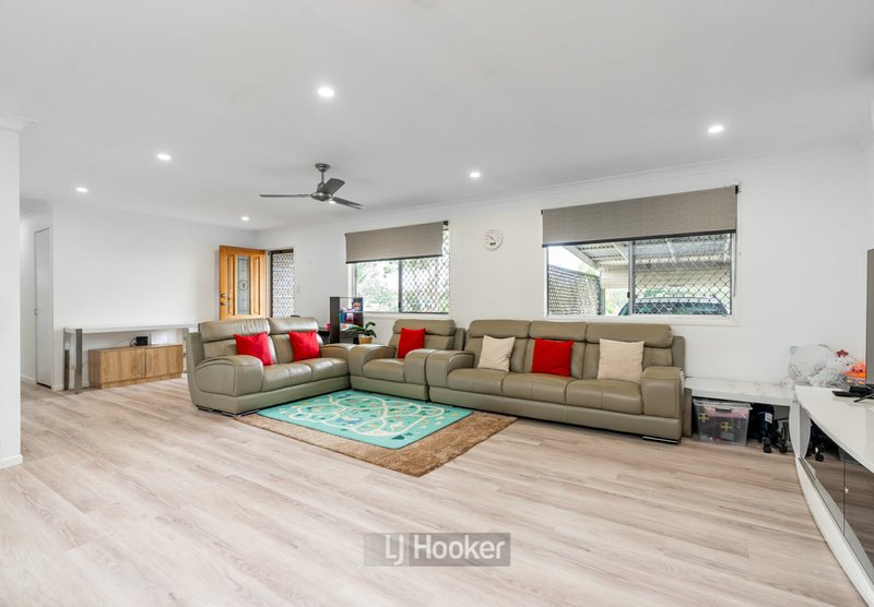 Photo - 18 Dunblane Drive, Boronia Heights QLD 4124 - Image 3